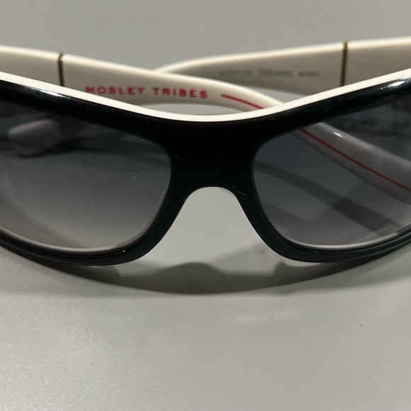 Mosely Tribe Sunglasses - Picture 2 of 4